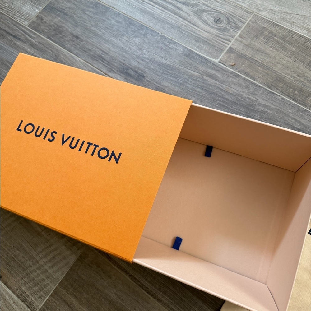 LOUIS VUITTON STORAGE BOX - Picture 4 of 6